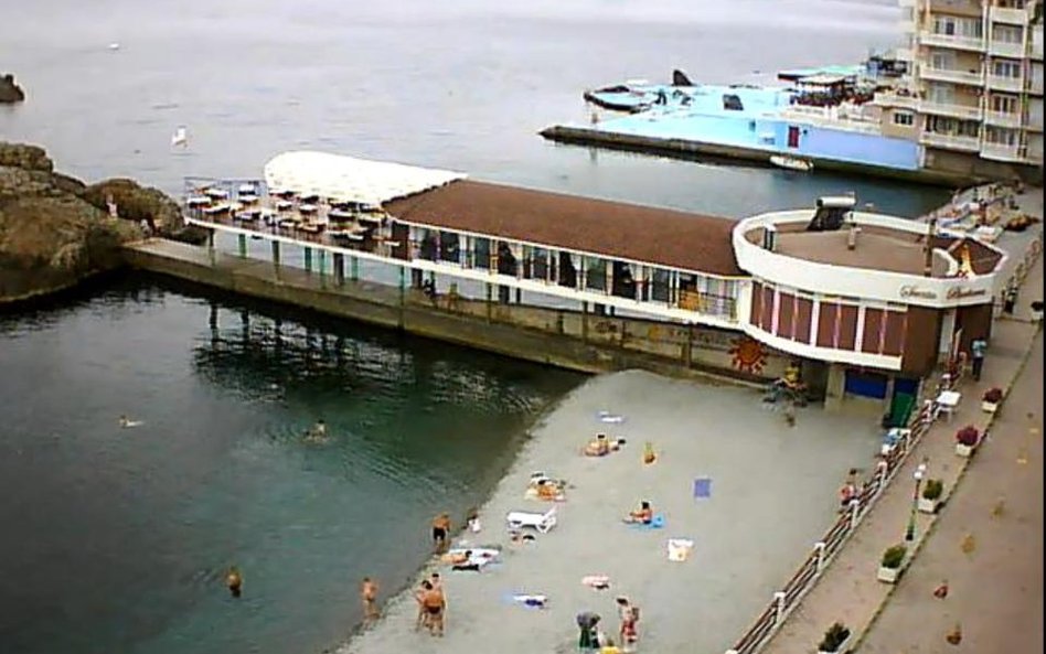Plaża w Ałuszcie, widok z kamery internetowej 24 czerwca