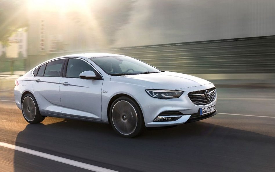 Opel pokazuje nową limuzynę marki