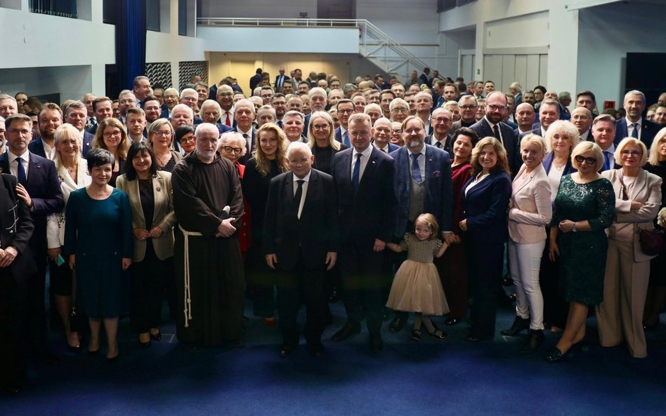 Prawo i Sprawiedliwość jak co roku spotkało się na wigilii w siedzibie przy ul. Nowogrodzkiej. Za to