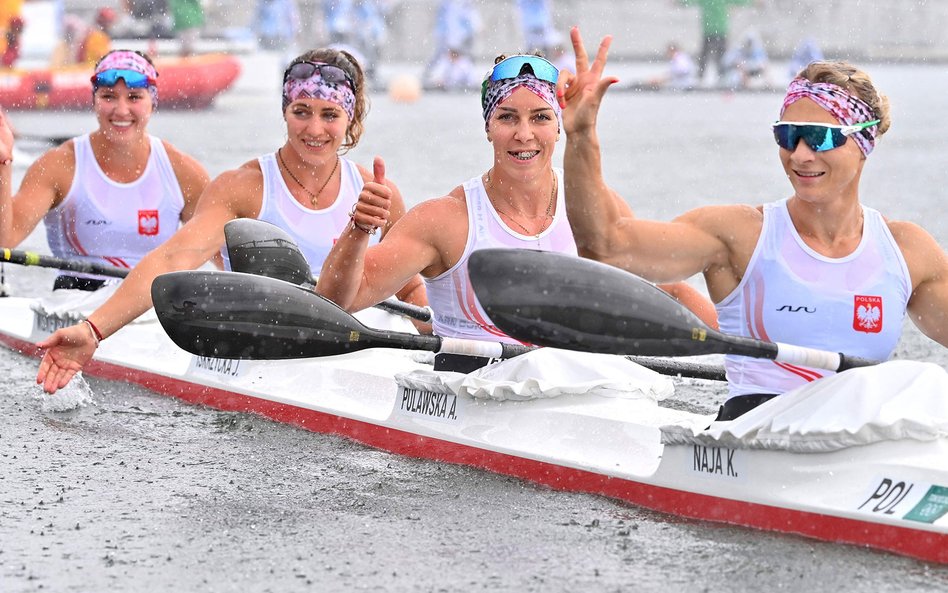 Brązowe medalistki - od prawej: Karolina Naja, Anna Puławska, Justyna Iskrzycka i Helena Wiśniewska
