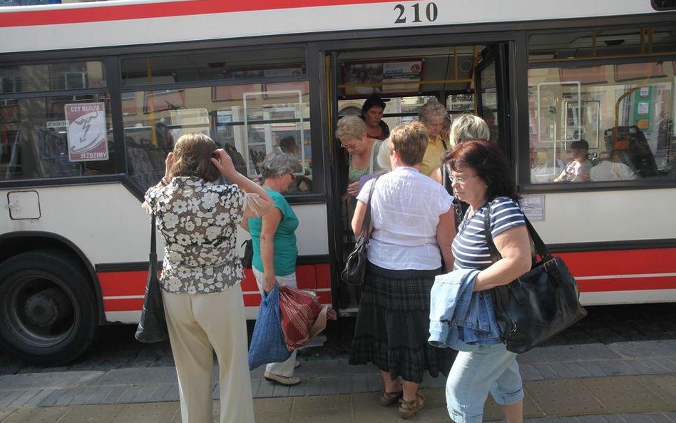 W małych miastach wożą za darmo