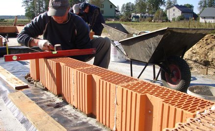 Ruszają kontrole inspekcji pracy na małych budowach. Będą przeprowadzane także wieczorami i w weeken
