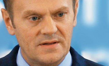Donald Tusk w sobotę na konferencji prasowej porzucił na chwilę rolę szefa rządu i jako lider PO zap