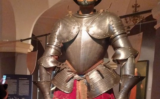 XVI-wieczna zbroja w stylu pizańskim ze zbiorów Zamku Królewskiego