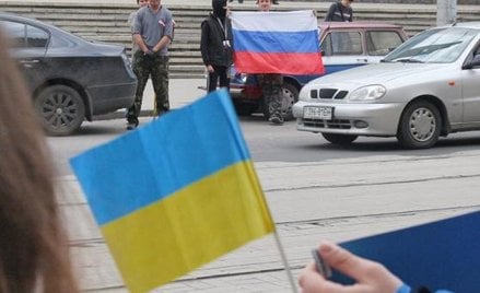 Donieck proukraińska manifestacja zagrożona przez rosyjską bojówkę – milicja się nie wtrąca