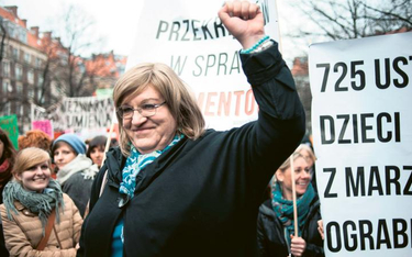 Anna Grodzka na warszawskiej Manifie pod hasłem: „Wszystkie jesteśmy u siebie!”, 2015 rok