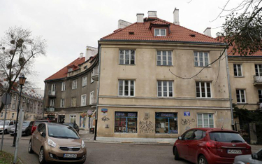 Nieruchomości przy ulicy przy Schroegera 72, 28 bm. w Warszawie na Bielanach. Komisja weryfikacyjna 