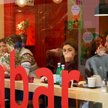 Generacja Z pije wyraźnie mniej alkoholu niż starsze pokolenia – tę prawidłowość można zaobserwować 