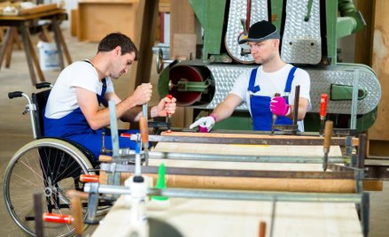 Przez niewielkie zaległości w ZUS można stracić dopłaty na niepełnosprawnych pracowników