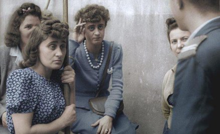 Longina Grzegorczyk (z lewej) zmarła kilka dni po nakręceniu tej sceny. Rozpoznała ją siostrzenica