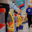 Sieci otworzą sklepy w niedzielę. Pracownicy protestują