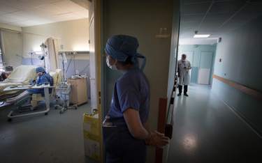 Epidemia w Polsce: Niemal 300 nowych przypadków zakażeń koronawirusem