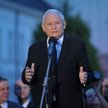 Prezes PiS Jarosław Kaczyński przemawia pod Pałacem Prezydenckim