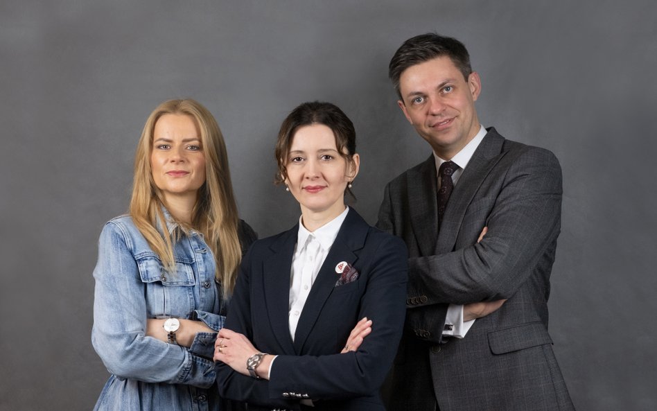 Na zdjęciu od lewej: Małgorzata Michalska-Nakonieczna (prorektor ds ogólnych), Maria Mazur