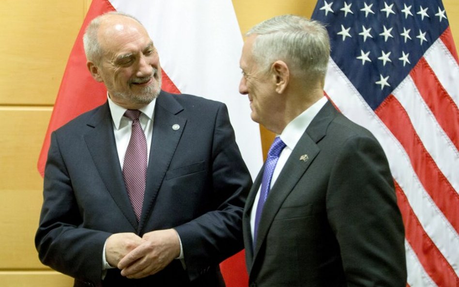 Antoni Macierewicz i sekretarz obrony Jim Mattis