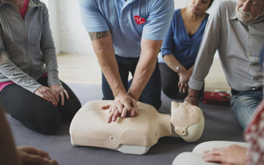 Pielęgniarki i ratownicy medyczni będą mogli być egzaminatorami na kursie kwalifikowanej pierwszej pomocy