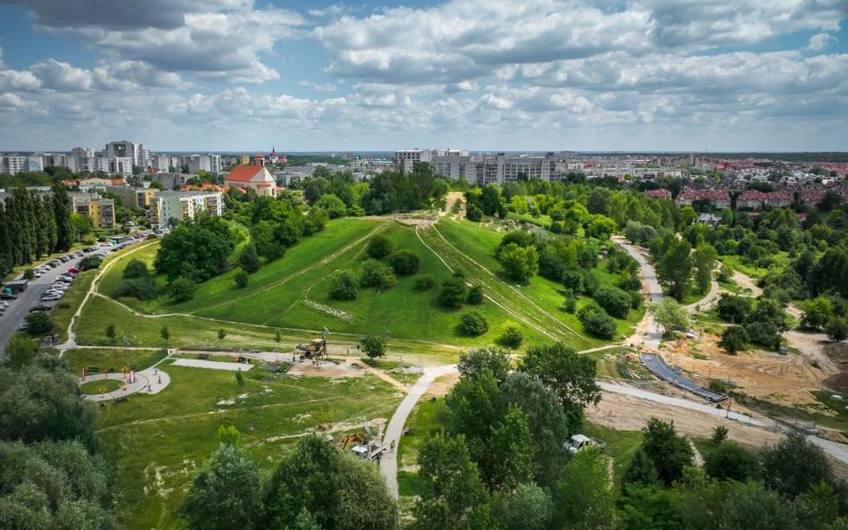 Park im. Cichociemnych Spadochroniarzy AK. W Warszawie trwają prace