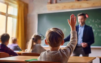 W stolicy realizowanych jest wiele projektów wyrównawczych, które mają na celu niwelowanie barier ed