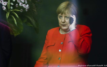Rosyjscy trolle: Merkel rozmawiała z fałszywym Poroszenką