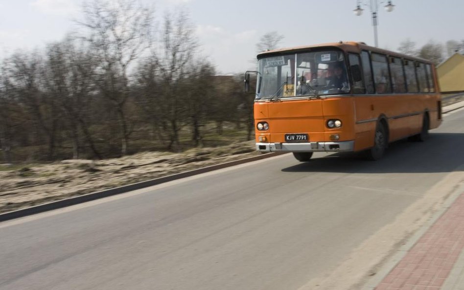 Dowóz gimbusem dzieci do szkoły zawsze z zezwoleniem - wyrok WSA