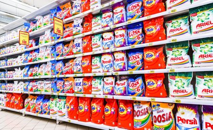 Jaki proszek do prania ubrań kolorowych jest najlepszy