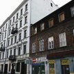 Jak przenieść lokal na spółkę: sprzedać czy wnieść aportem