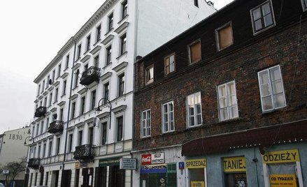 Jak przenieść lokal na spółkę: sprzedać czy wnieść aportem