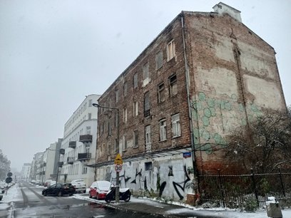 Na podwórzu kamienicy ma powstać piękny ogród wraz z elementami małej architektury