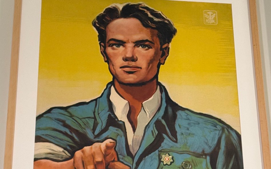 Nie brakuje propagandowych plakatów z czasów PRL