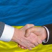 Polscy pracodawcy coraz chętniej zatrudniają obcokrajowców, szczególnie tych z Ukrainy.