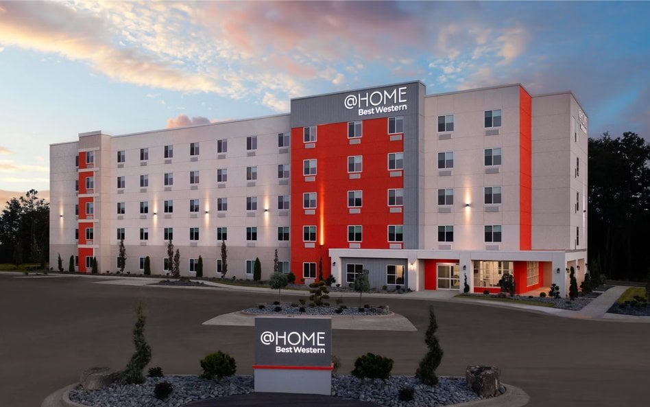 Firma hotelarska BWH Hotels ogłosiła, że ponad 4 tysiące jej hoteli działających pod 18 markami zost