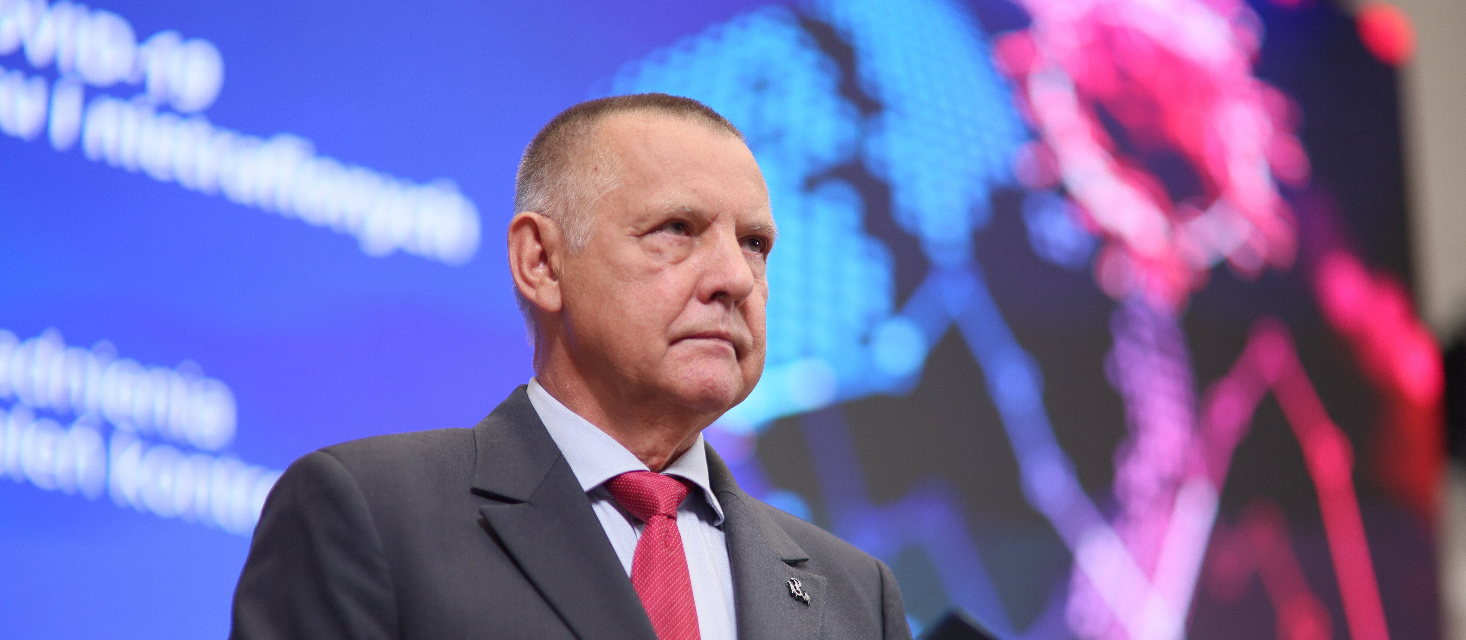 Черные тучи над Марианом Банасом