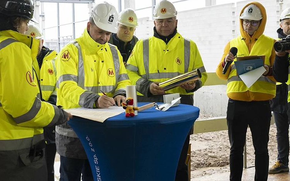 Petycja mieszkańców o rozbudowie metra do Ursusa trafi do władz Warszawy w grudniu
