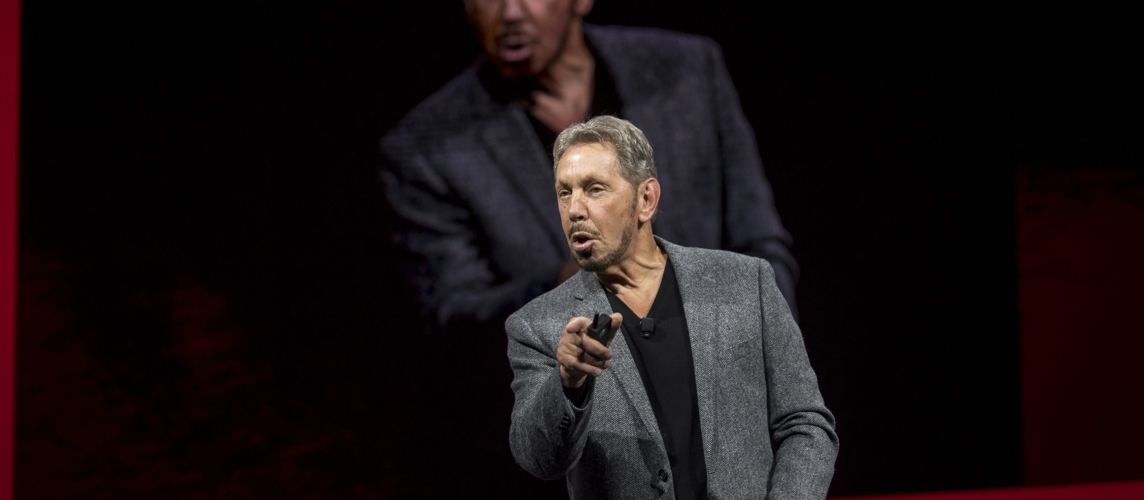 Ekstrawagancki król danych znów na szczycie. Ze swojej wyspy rzuca wyzwanie Muskowi