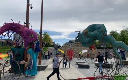 Spektakl u podnóży Pomnika Syrenki