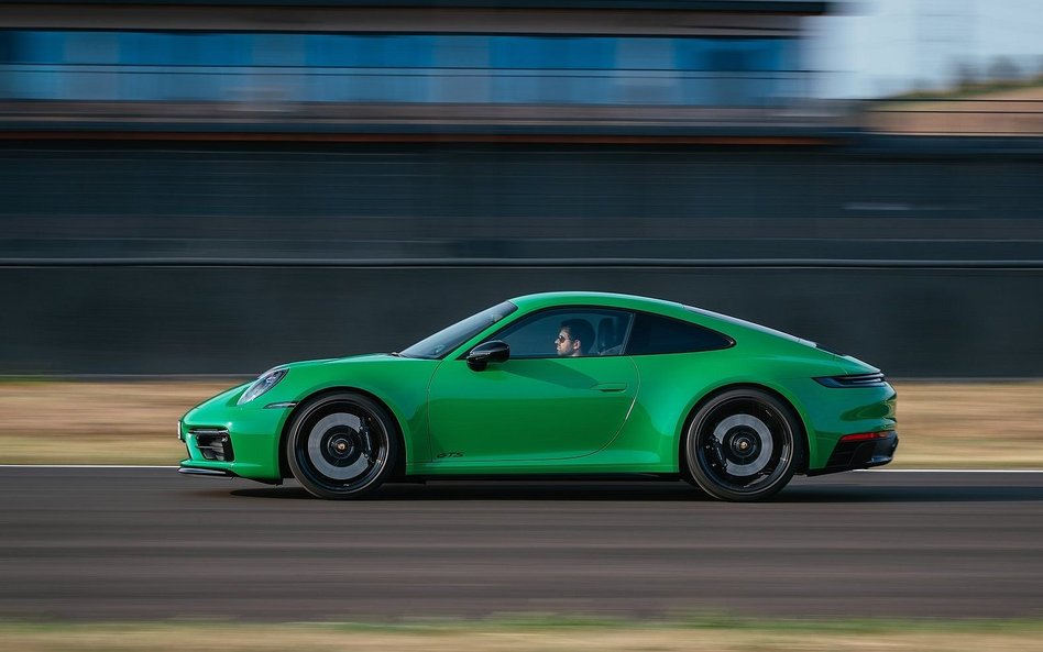 Porsche 911 Carrera GTS