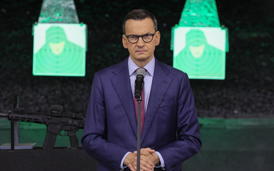 Przewodniczący klubu parlamentarnego Rozwój Plus Mateusz Morawiecki podczas prezentacji raportu „Zał
