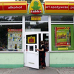 Żabka wycofuje produkty z wołowiną. Mięso mogło być niebadane