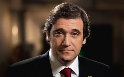 Portugalski premier Pedro Passos Coehlo uspokajał inwestorów, że jego rząd przetrwa, a szef EBC Mari