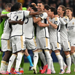 Piłkarze Realu Madryt świętują po zwycięstwie na zakończenie finałowego meczu piłkarskiego Ligi Mist