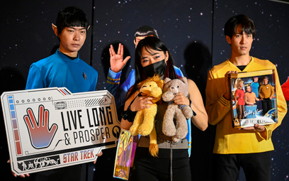 Młodzi Chińczycy podczas pierwszego oficjalnego spotkania fanów serialu Star Trek, które zorganizowa
