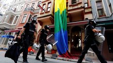 Represje wobec LGBT+ w Turcji. Naloty w Stambule, Ankarze i Izmirze