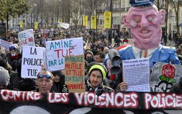 Protest Francuzów przeciwko brutalności policji