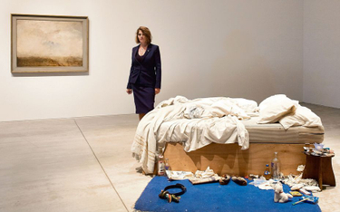 „Moje łóżko” Tracey Emin. Dlaczego jej instalacja ma być uznawana za sztukę? „Bo ja tak mówię” – odp
