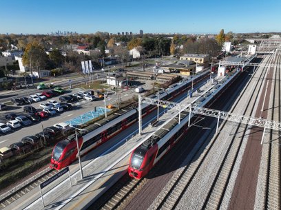 Docelowo na odcinku Warszawa Wawer – Otwock zaplanowano rozdzielenie ruchu pociągów dalekobieżnych o