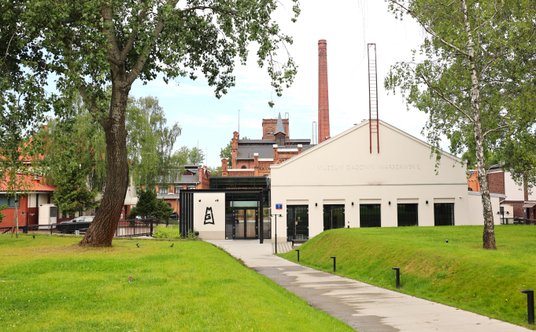 Muzeum Gazowni Warszawskiej, prowadzone przez Fundację Orlen   im. I. Łukasiewicza, pielęgnuje techn