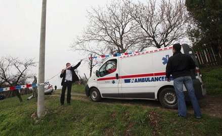 Pogotowie zabrało trzy osoby, z których dwie zmarły w szpitalu