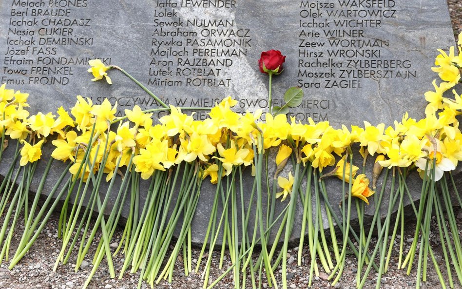 79. rocznica wybuchu powstania w getcie warszawskim. W stolicy znów zawyły syreny