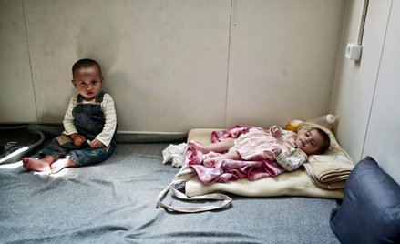 Uchodźcy: Rząd pod ostrzałem na własną prośbę