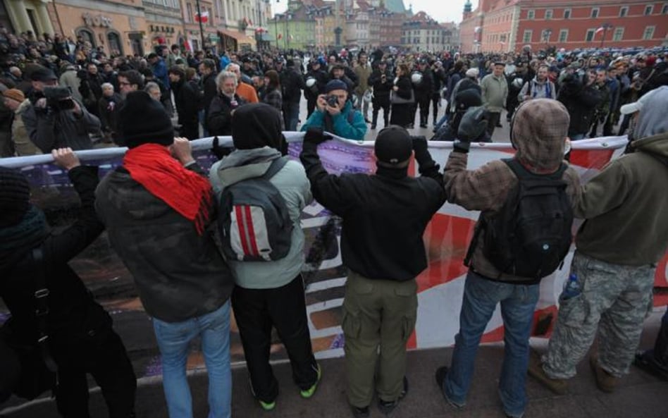 Prokuratura jest bezradna wobec lewackich bojówkarzy z organizacji Antifa